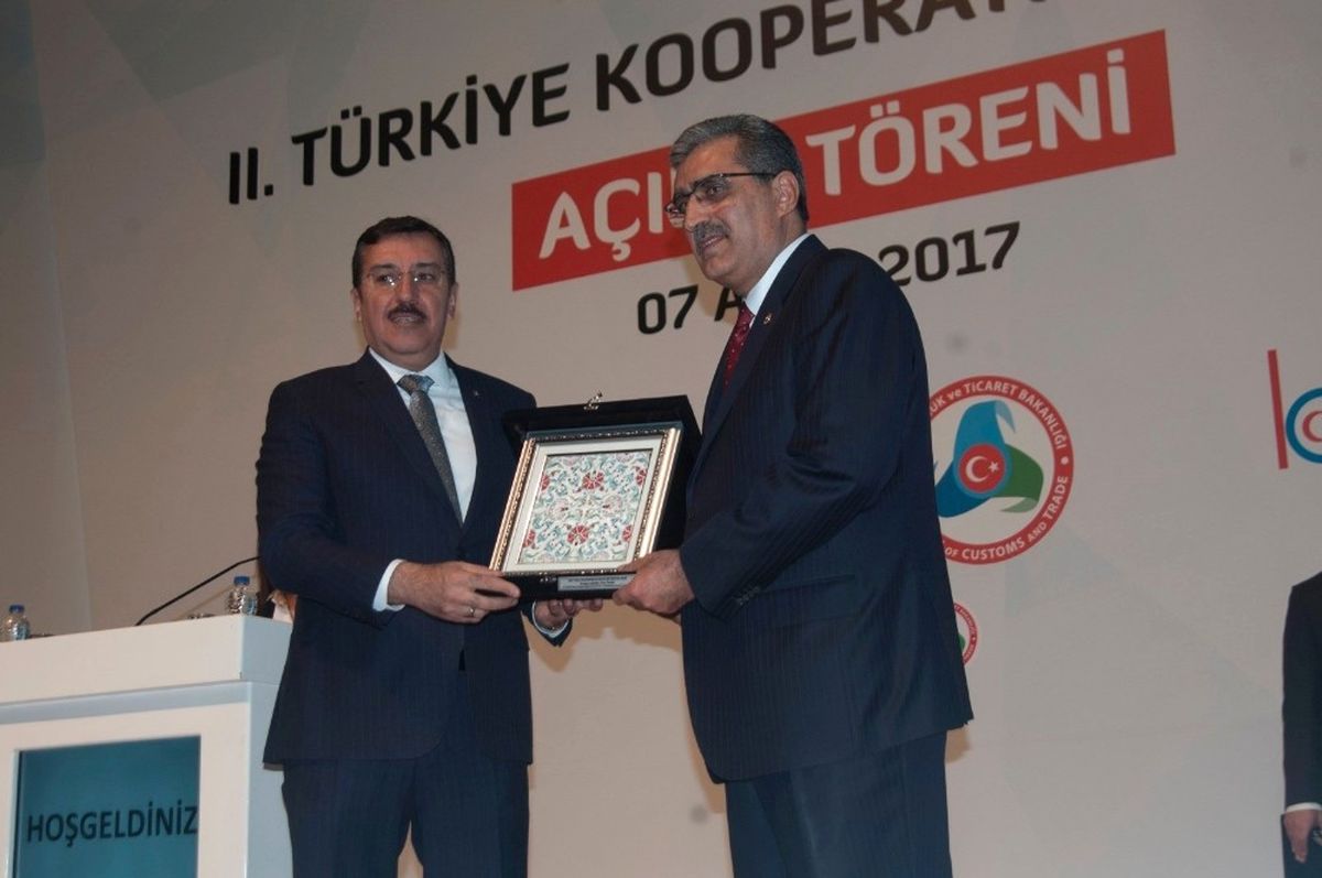 Recep Konuk\'a Üstün Hizmet Ödülü