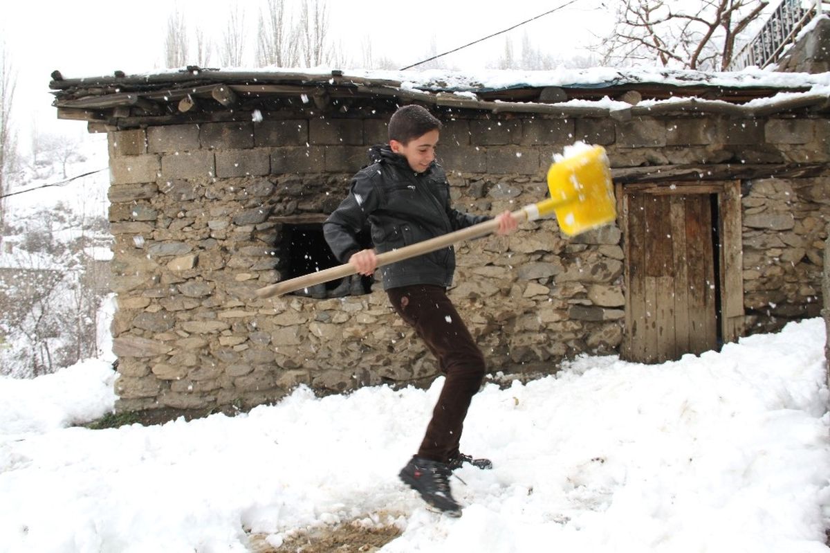 Şemdinli\'de Kar Yağışı