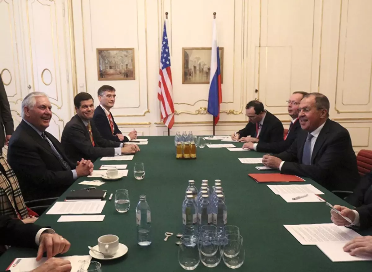 Tillerson ve Lavrov Viyana\'da Bir Araya Geldi