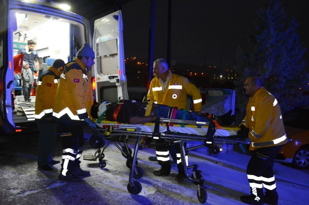 Trafik Kazası 3 Yaralı