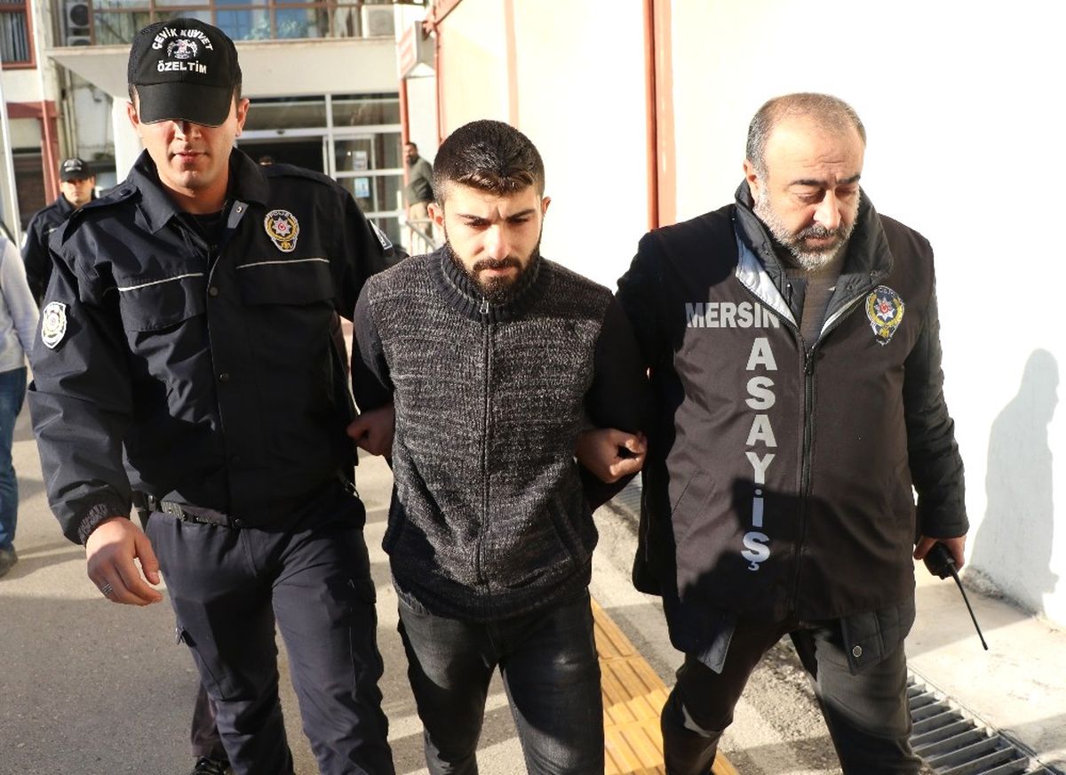 Üniversiteli Zelal\'i Minibüsten Kaçıranlar Adliyeye Sevk Edildi