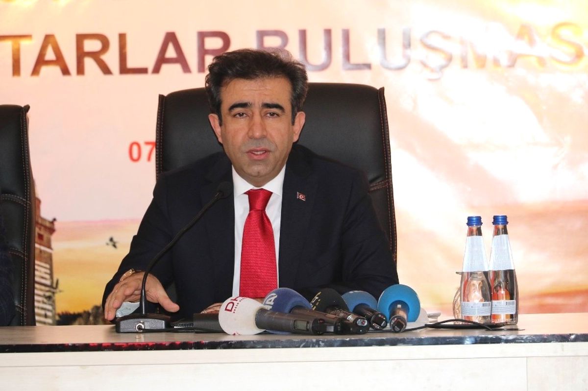 Vali Güzeloğlu, Bağlarlı Muhtarlarla Bir Araya Geldi
