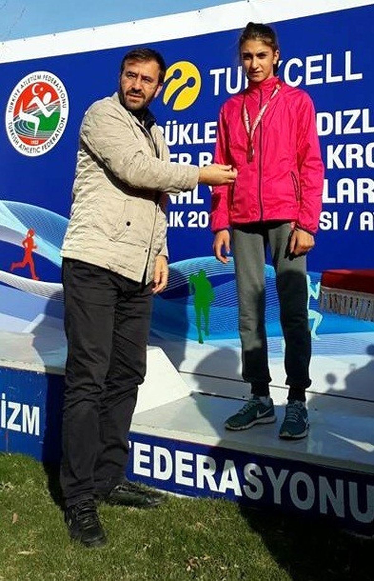 Vanlı Atletizmciler Aydın\'dan Madalyalarla Döndüler