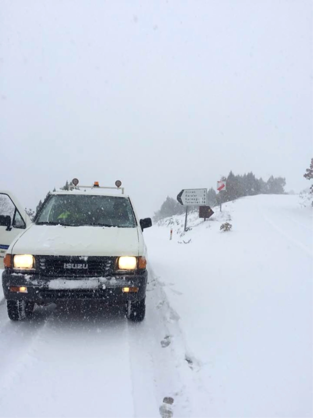 Yoğun Kar Bursa\'nın Dağ İlçelerinde Ulaşımda Zor Anlar Yaşatıyor
