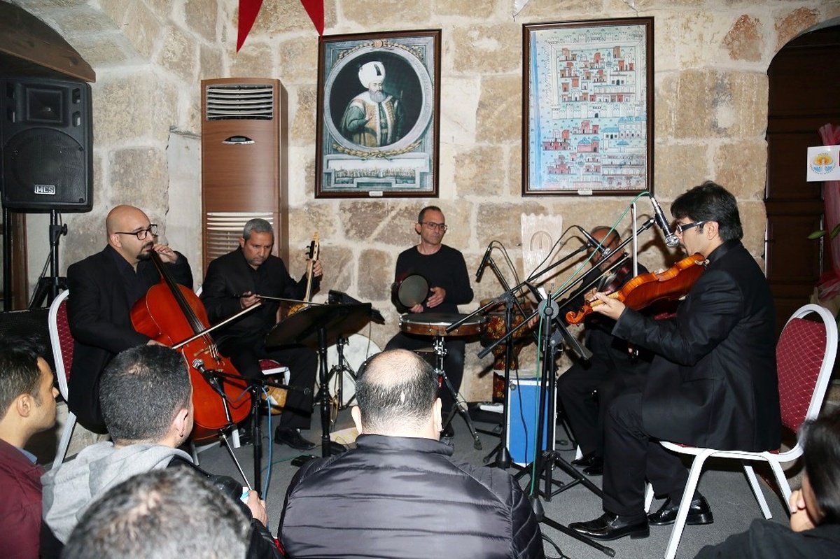 5 Asırlık Konakta Yaylı Çalgılarla Türküler Konseri