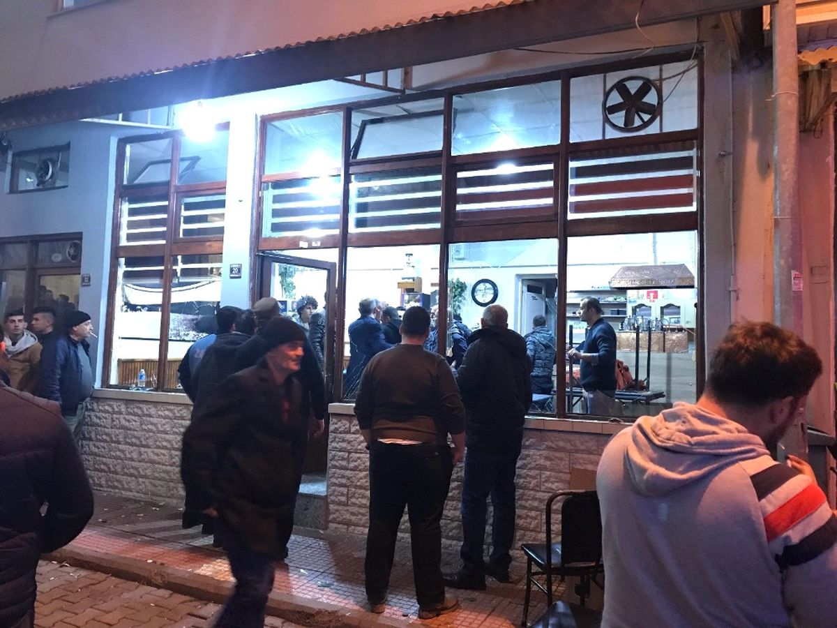 50 Kişilik Grup Kahvehane Bastı