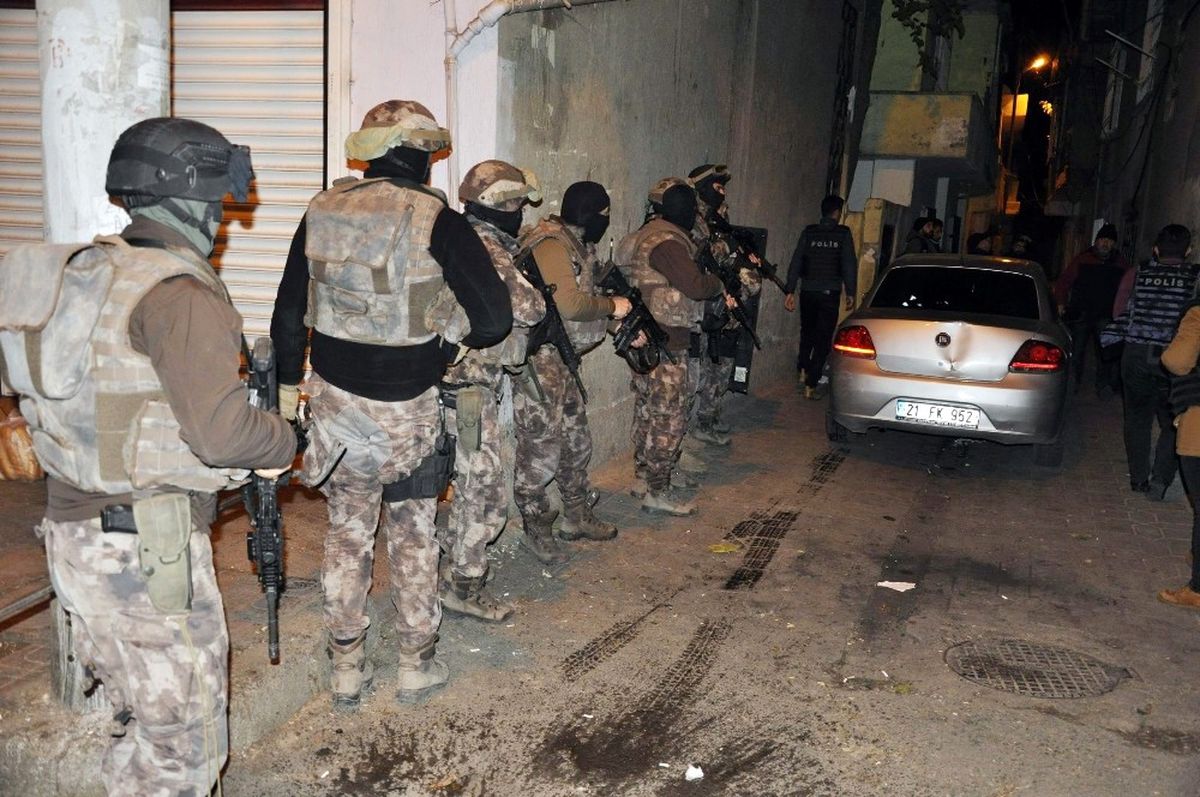 6 İlde 44 Adrese \'Uyuşturucu\' Operasyonu