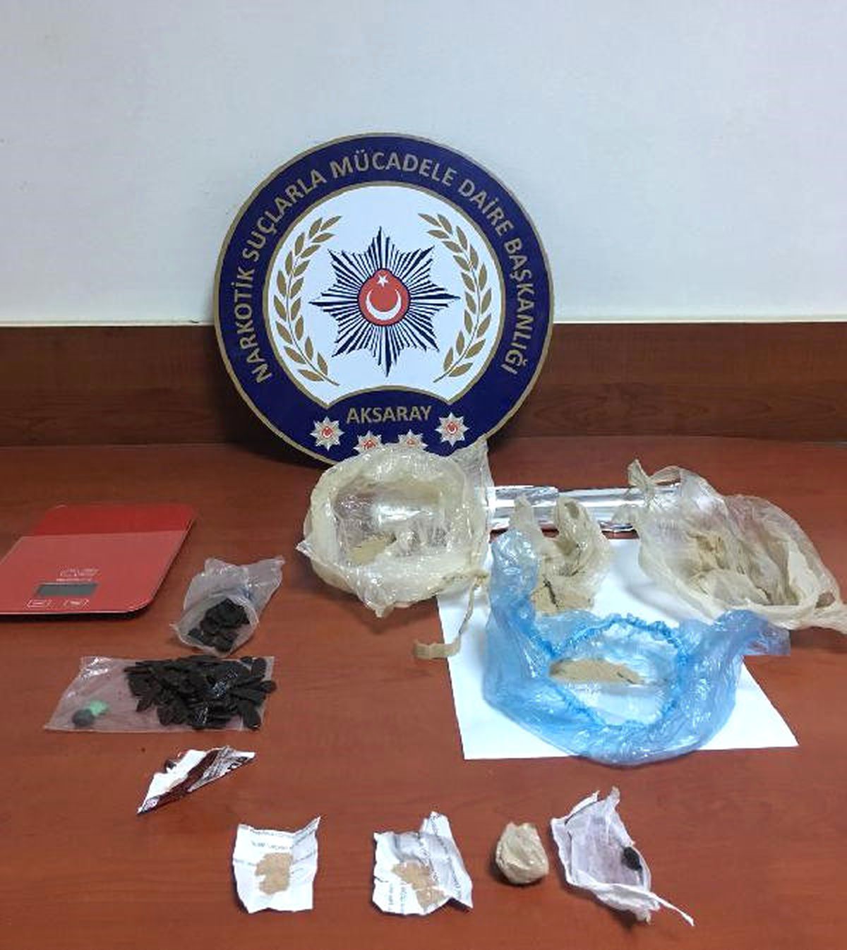 Aksaray\'da Afgan Uyuşturucu Şebekesine Operasyon: 9 Gözaltı