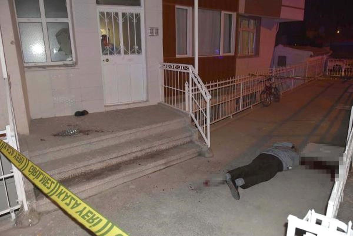 Annesini Rahatsız Eden Kişiyi Pompalı Tüfekle Öldürdü