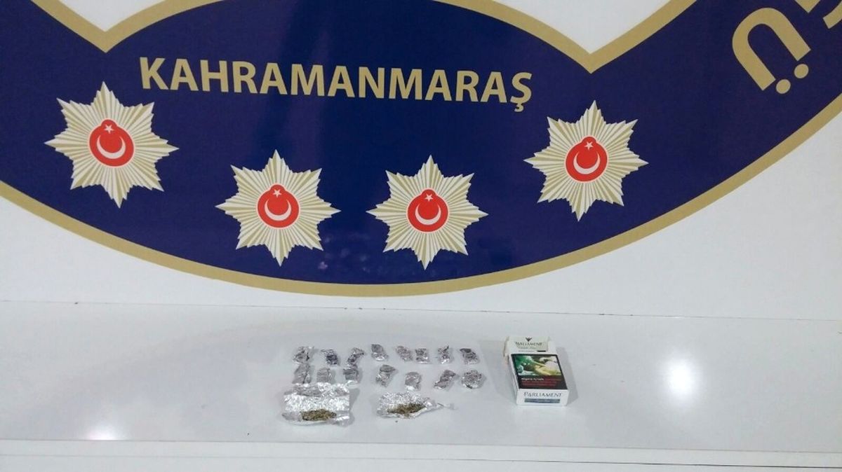 Aranan Şahıs Uyuşturucuyla Yakalandı
