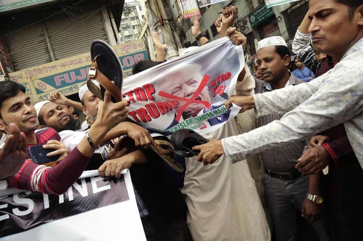 Bangladeş\'te Trump Karşıtı Protesto