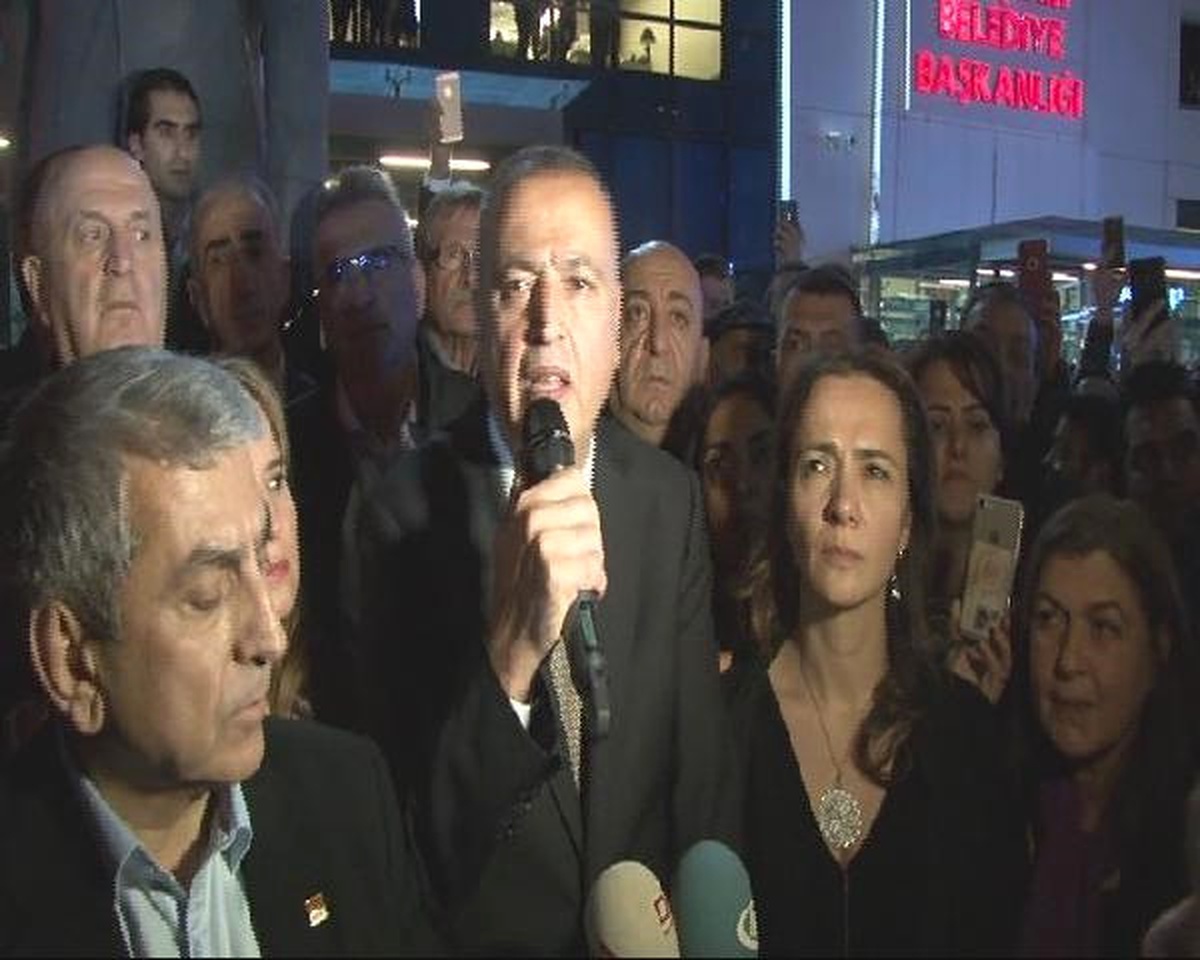 Battal İlgezdi\'den İlk Açıklama: Bu Bir Siyasi Tavırdır