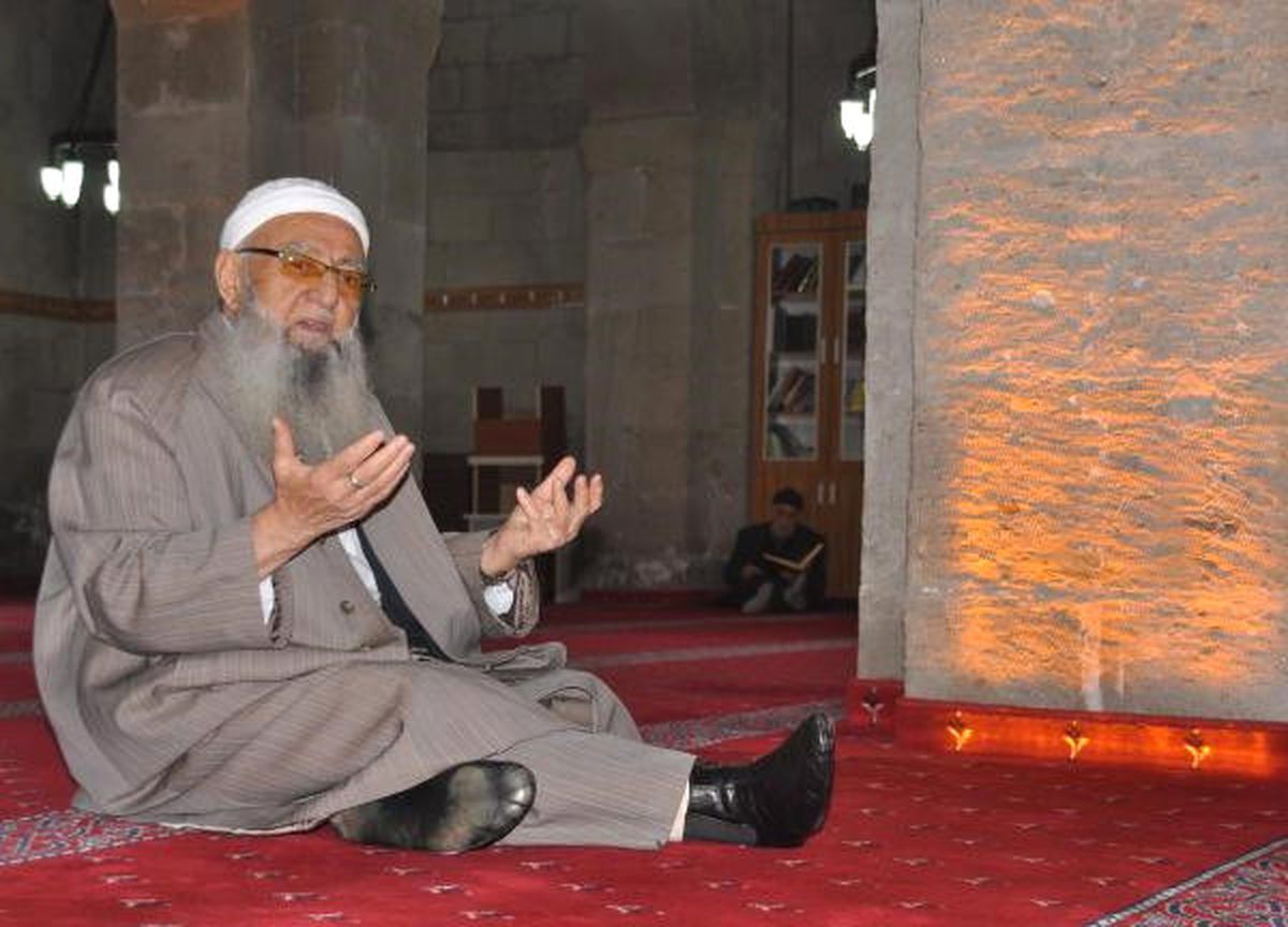 Bitlis\'te Restorasyonu Tamamlanan Ulu Camii, İbadete Açıldı