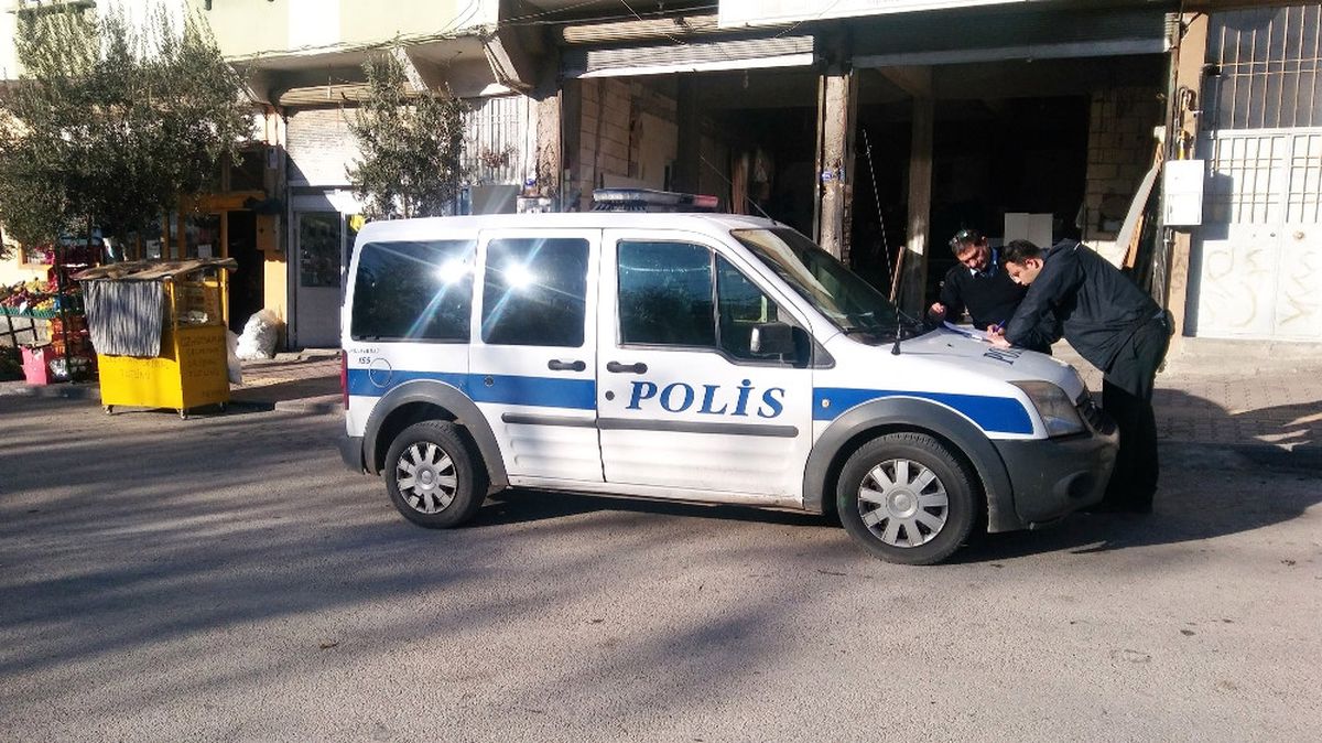 Boşanmak İsteyen Karısını Pompalı Tüfekle Vurdu