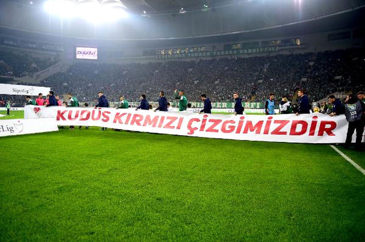Bursaspor\'dan "Sen Çok Yaşa" Koreografisi