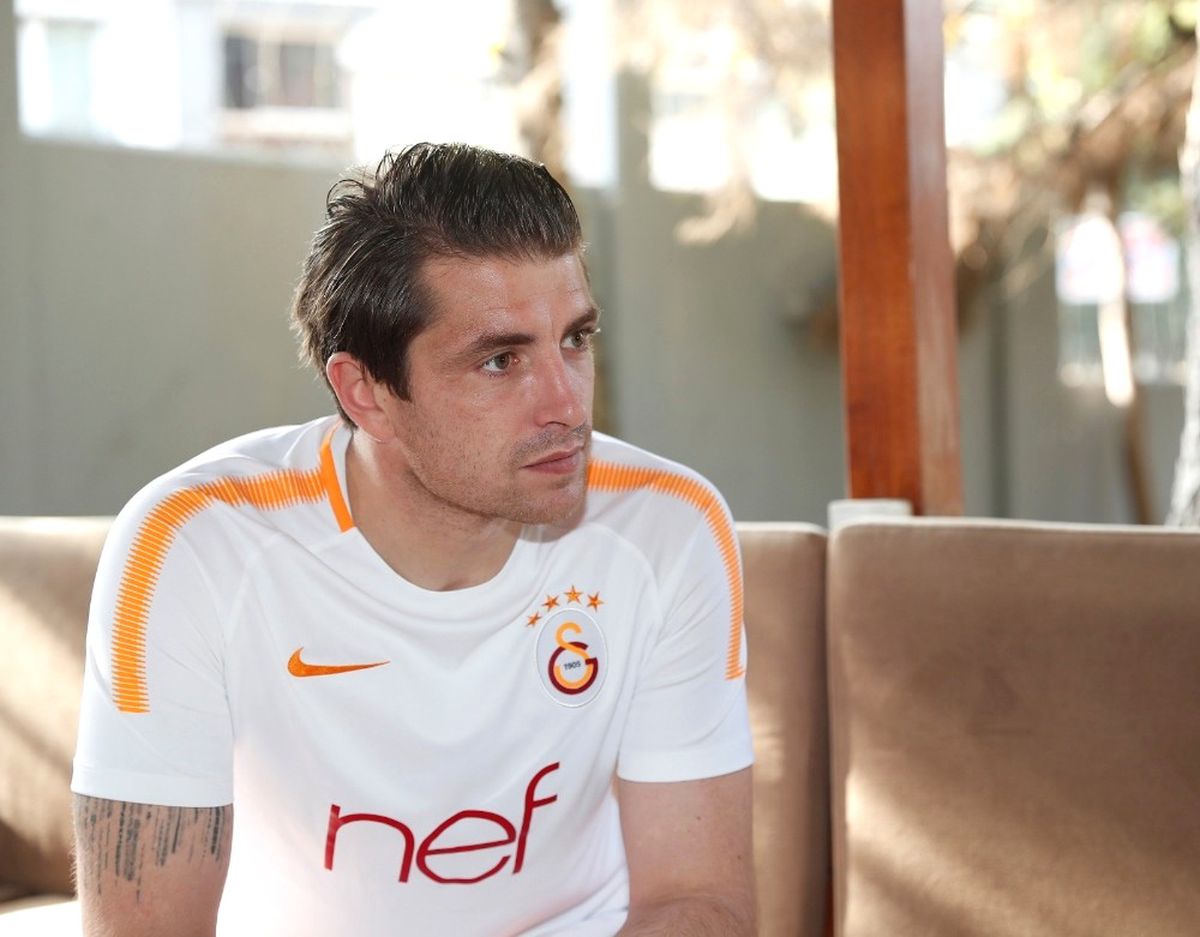 Cedric Carrasso: "Galatasaray\'ı Kendime Benzetiyorum"