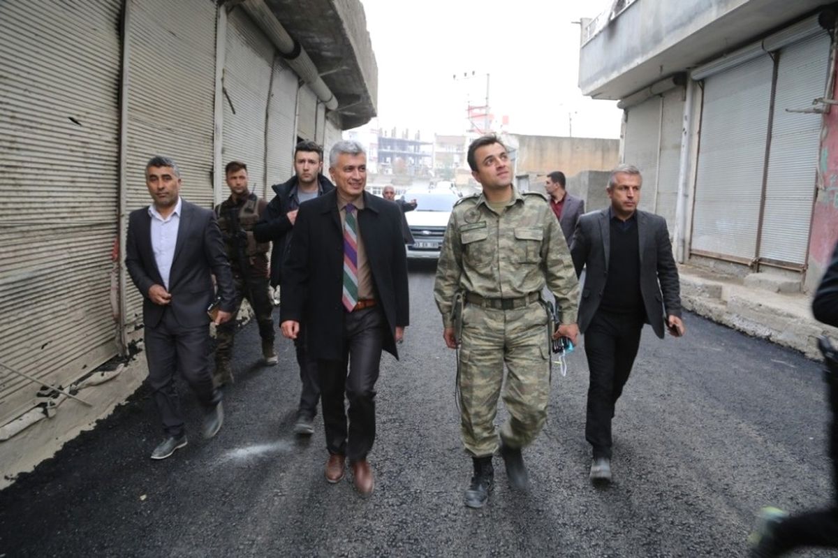 Cizre\'de Asfaltlama Çalışmaları Sürüyor