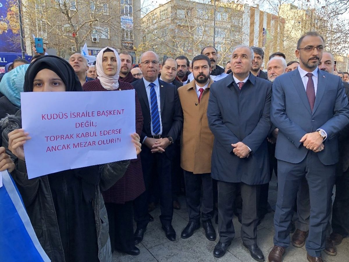 Çorlu\'da İsrail ve Amerika Protestosu