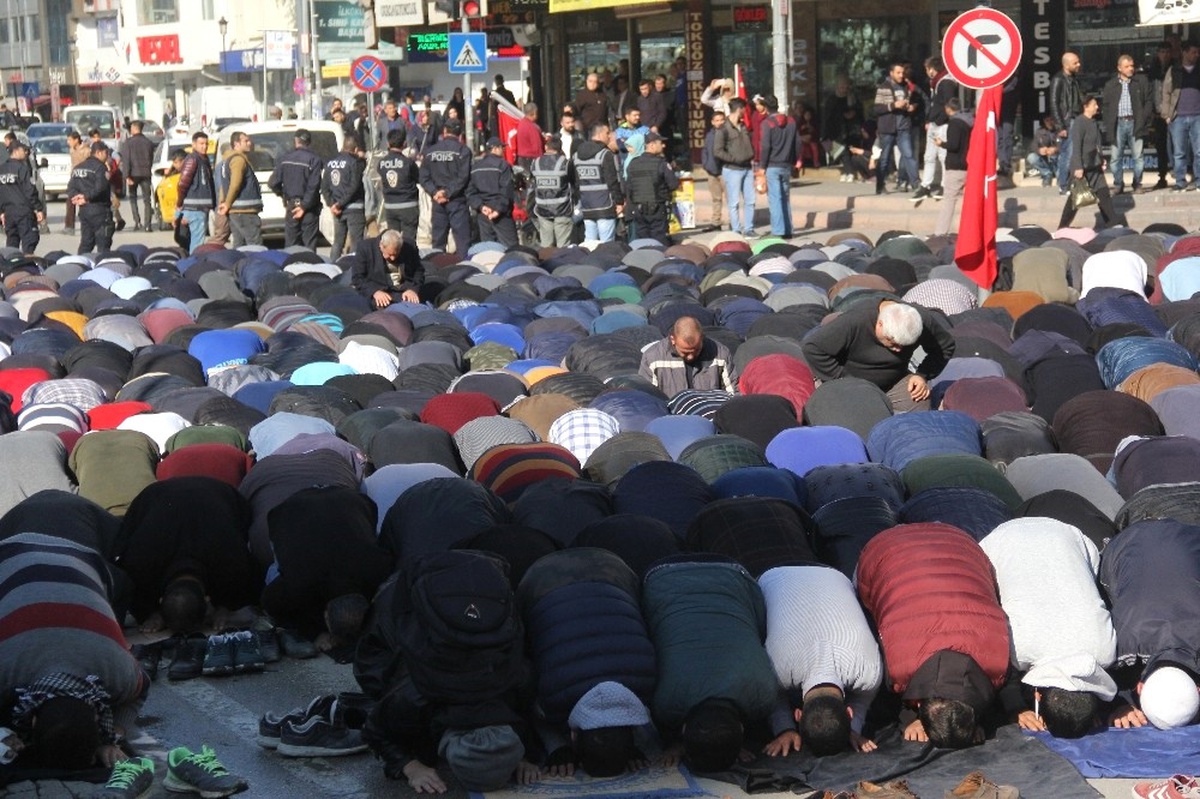 Cuma Namazı Çıkışı Kudüs Kararı Protesto Edildi