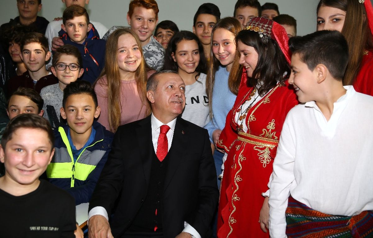 Cumhurbaşkanı Erdoğan\'dan Celal Bayar Lisesi\'ne Ziyaret