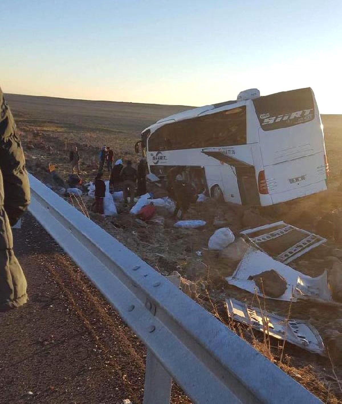 Diyarbakır\'da Yolcu Otobüsü Kaza Yaptı: 6 Yaralı