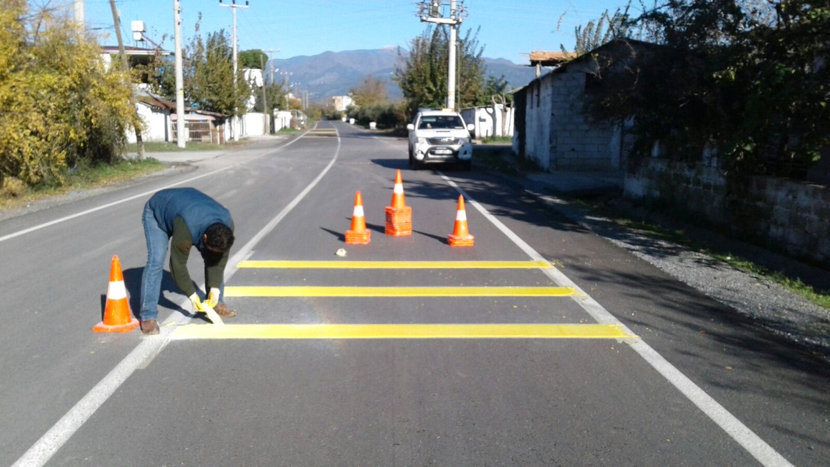 Dörtyol İlçesine, Yaya Çizgisi ve Hız Kesici Zeminler Yapıldı 