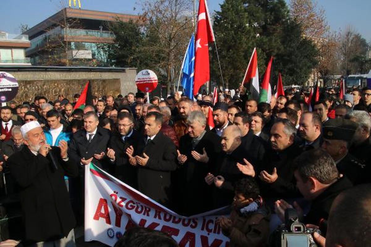 Düzce\'de 5 Bin Kişiden Kudüs Tepkisi