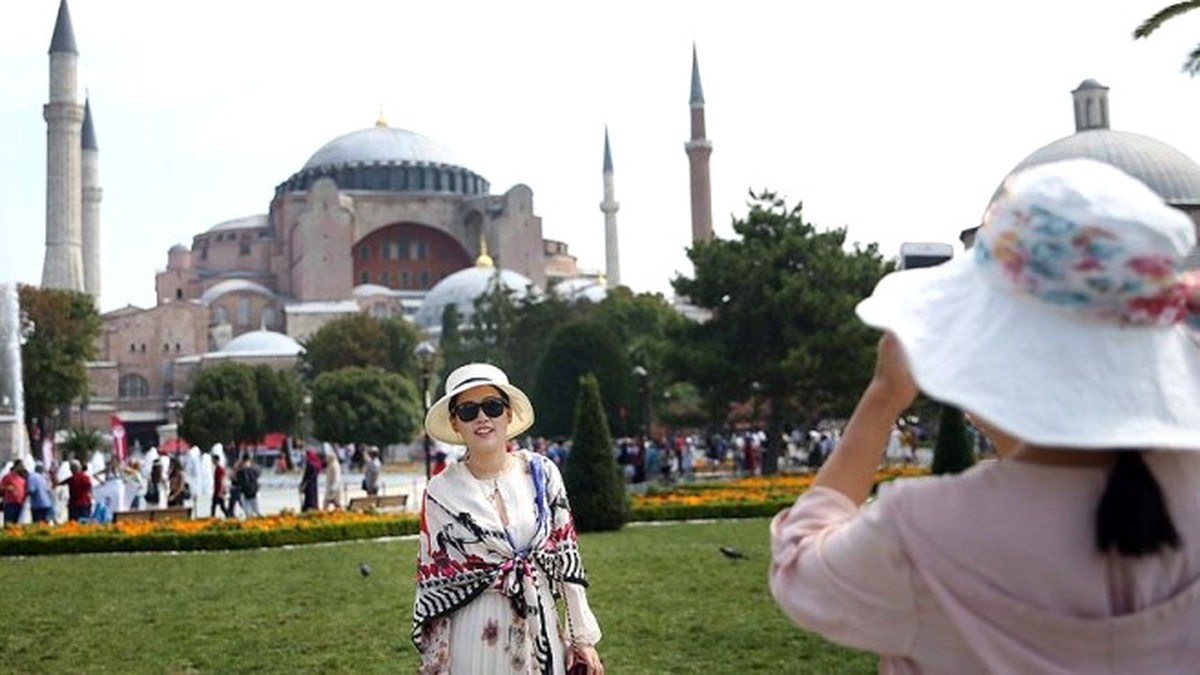 En Çok Turisti İstanbul ve Antalya Ağırladı