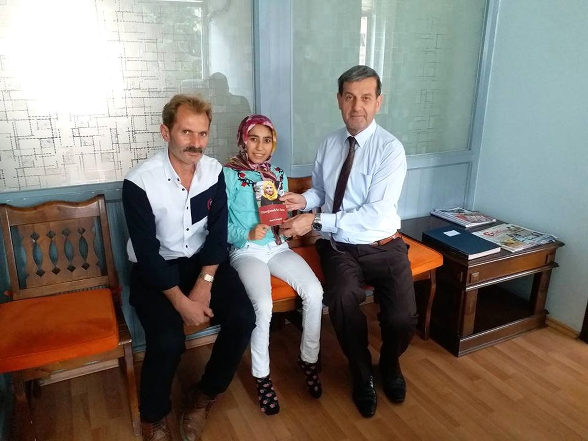Engelli Yazardan Başkan Süleyman Özkan\'a Sürpriz Hediye