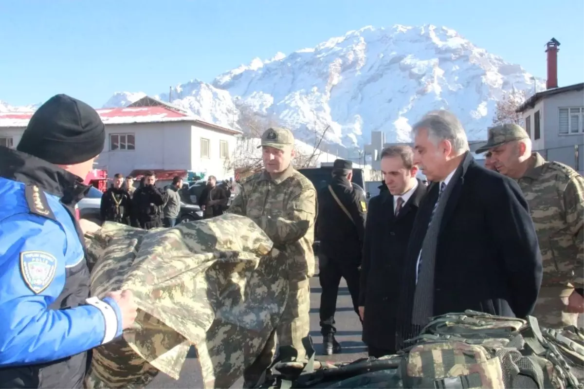 Güvenlik Korucularına Su Geçirmez ve Yanmaz Malzeme