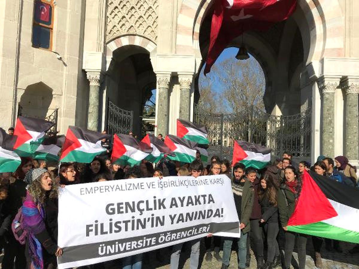 İstanbul Üniversitesi Öğrencilerinden "Kudüs" Protestosu