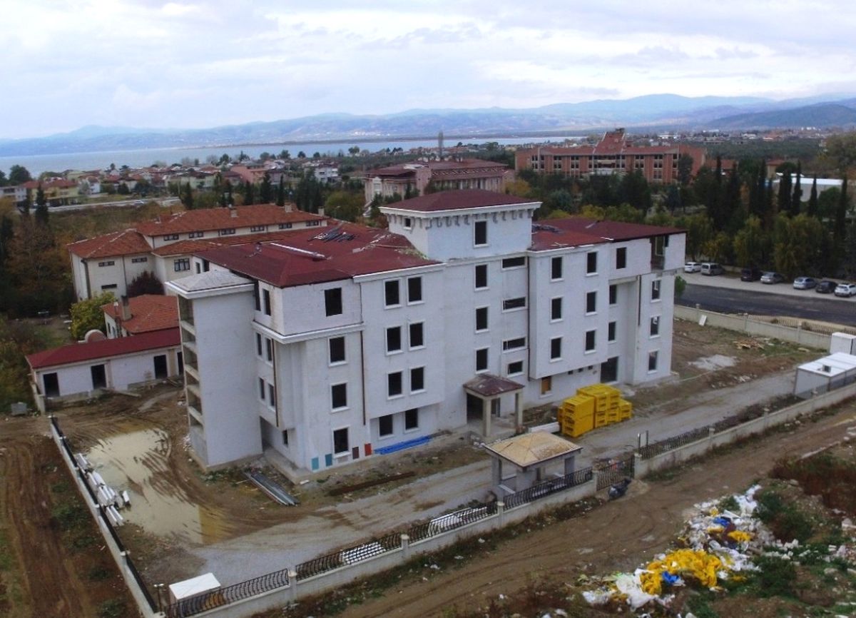 İznik Huzurevi\'nde Yaşlılar Aileleriyle Beraber Kalacak