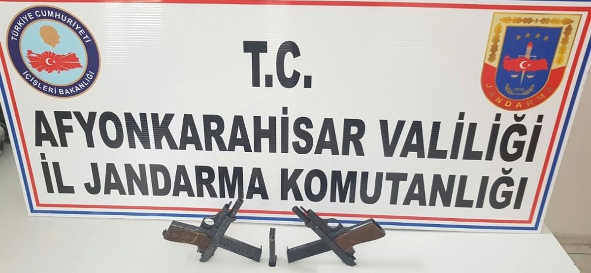 Jandarma Çok Sayıda Ruhsatsız Silah Ele Geçirdi