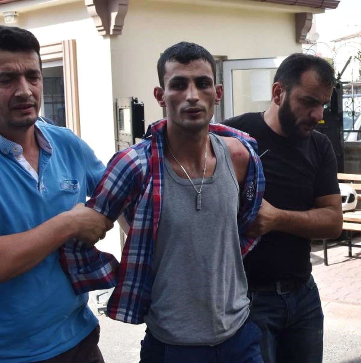 Kurye Gibi Girdiği İş Yerinde Eşini Vuran Kocaya 20 Yıl Hapis İstemi