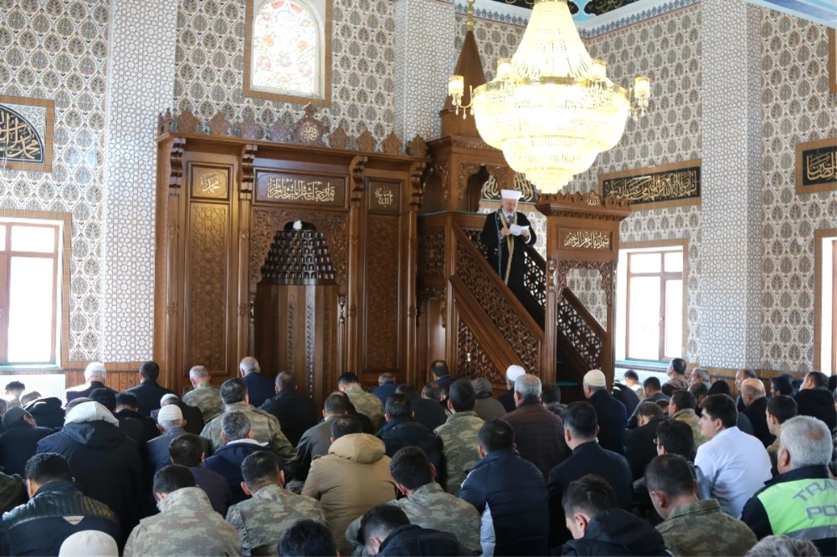 Mehmetçik Camii\'nde İlk Cuma