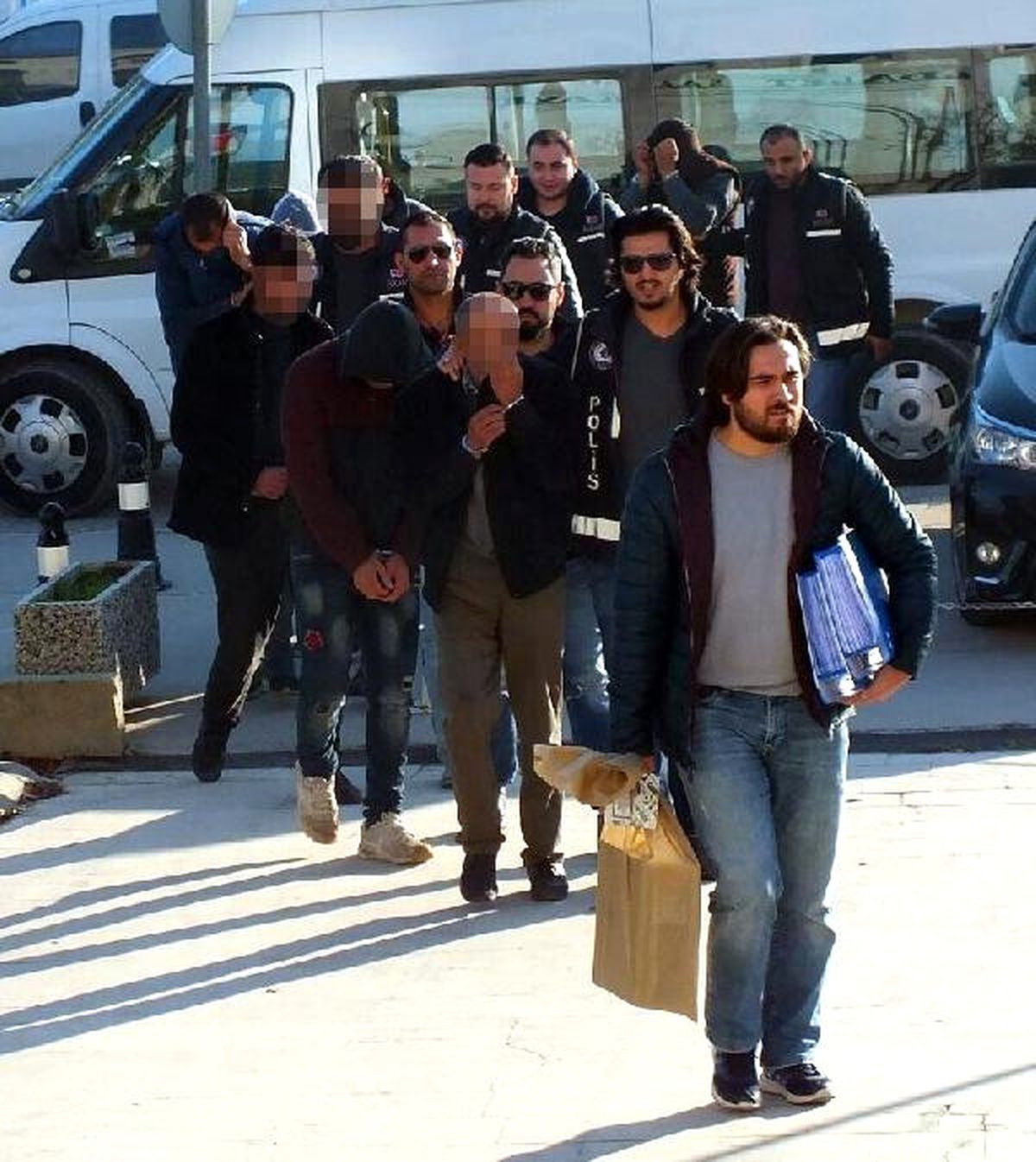 Milas\'ta 122 Kilo Esrarla Yakalanan 7 Kişi Adliyede