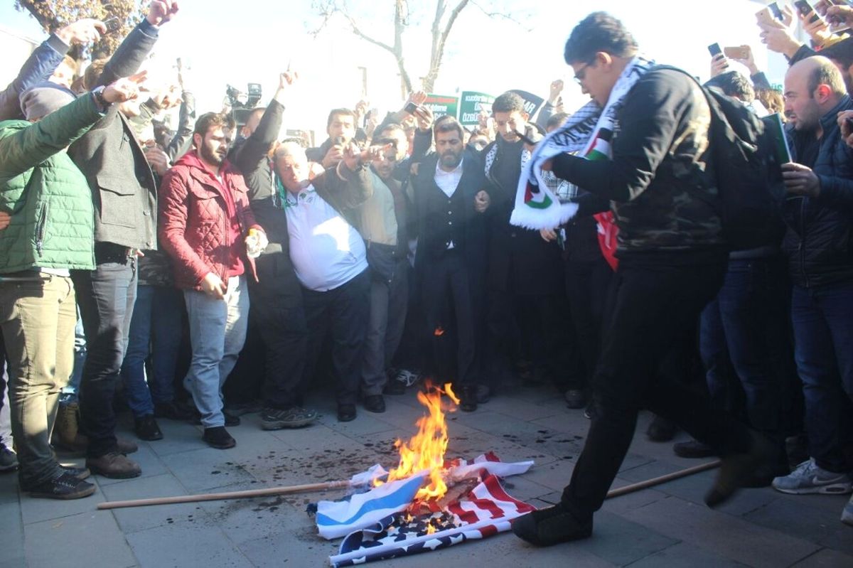 Sakarya\'da Kudüs Tepkisi