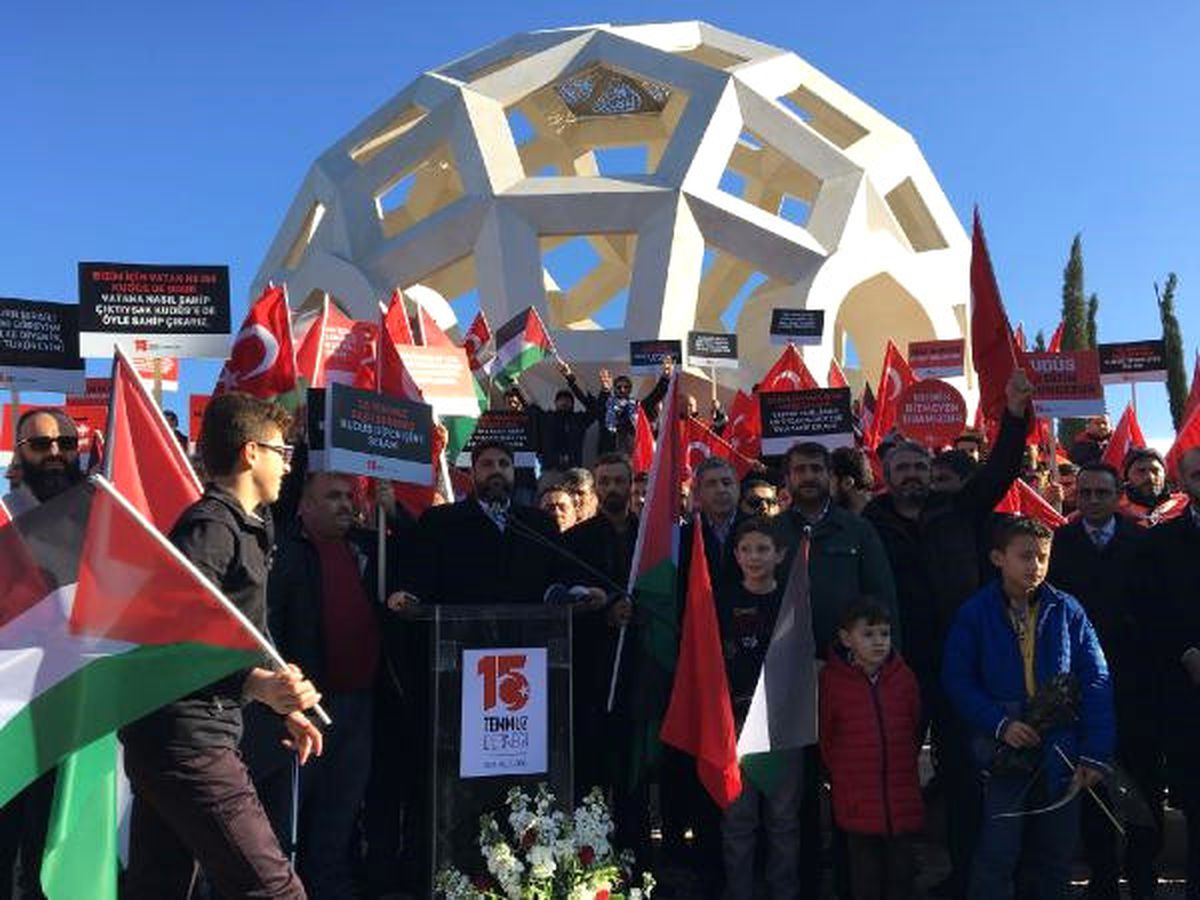 Şehitler Makamı\'nda "Kudüs" Protestosu