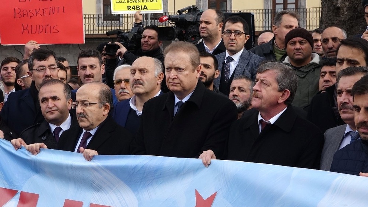 Trabzon\'da Cuma Namazı Sonrasında "Kudüs" Protestosu