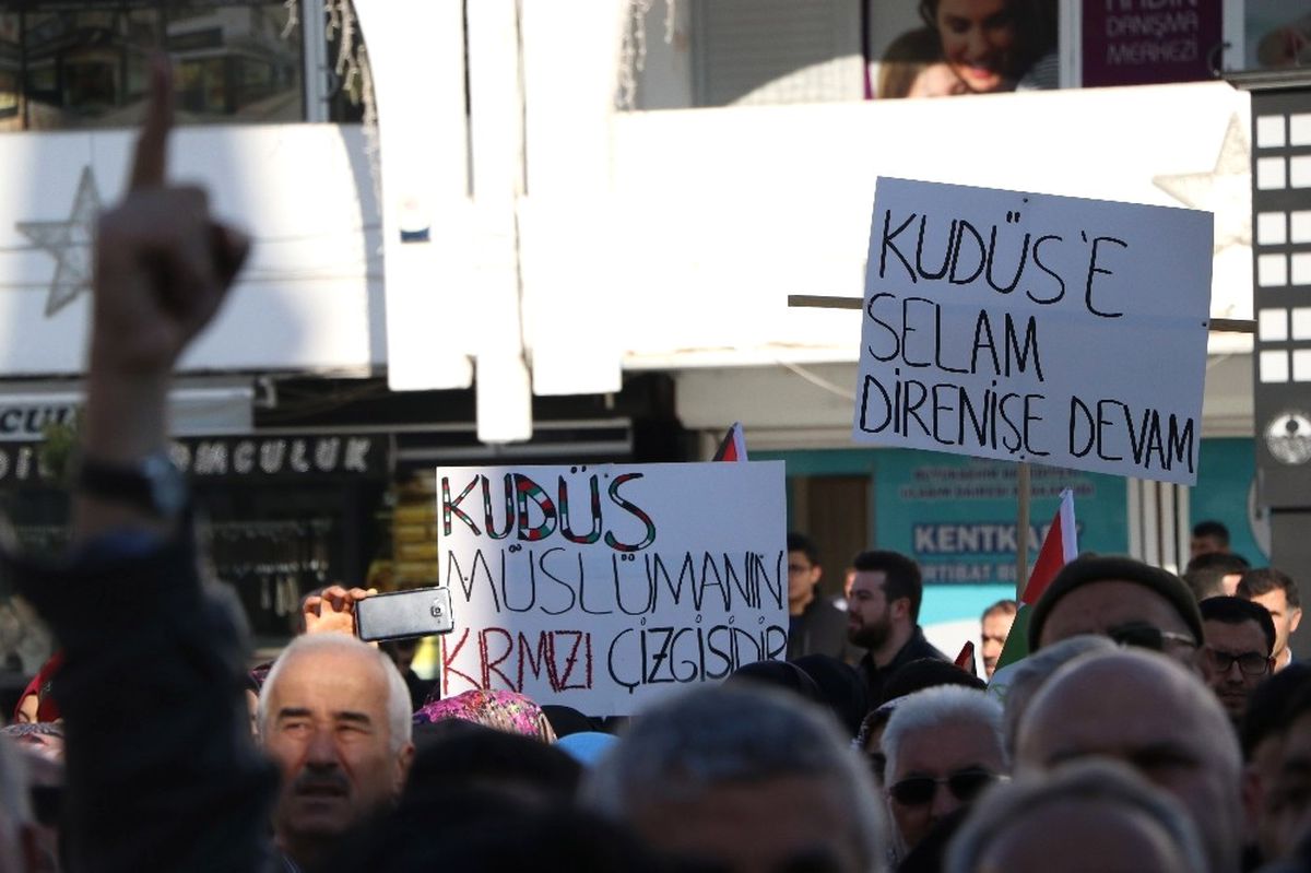Trump\'ın Kudüs Kararı Mersin\'de Protesto Edildi