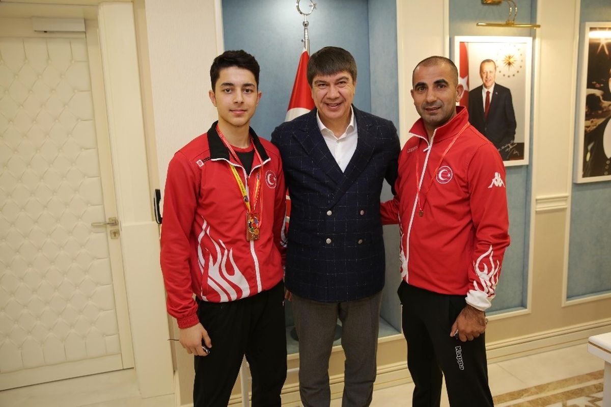 Türel, Şampiyon Karateciyi Ağırladı