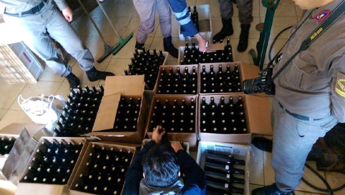 Yılbaşı Öncesi Çeşme\'de Kaçak İçki Operasyonu