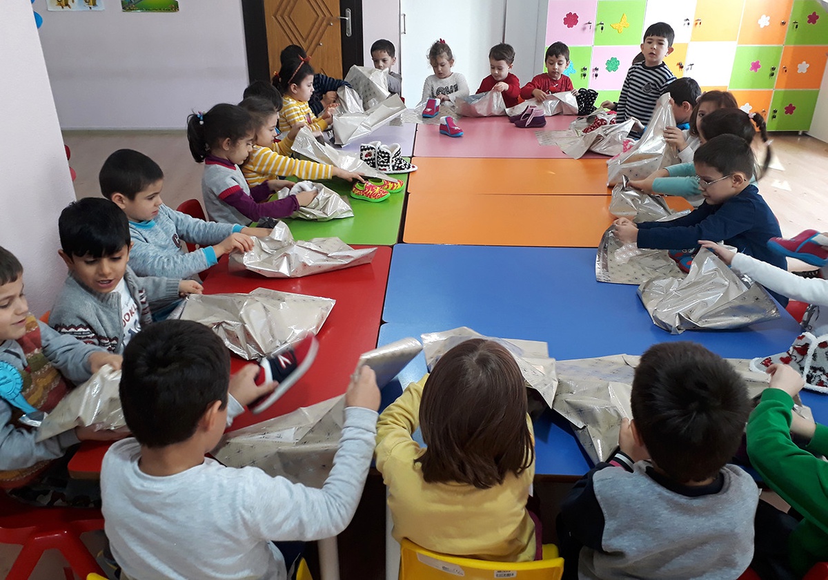 Yıldırımlı Miniklerden Yürekleri Isıtan Duyarlılık