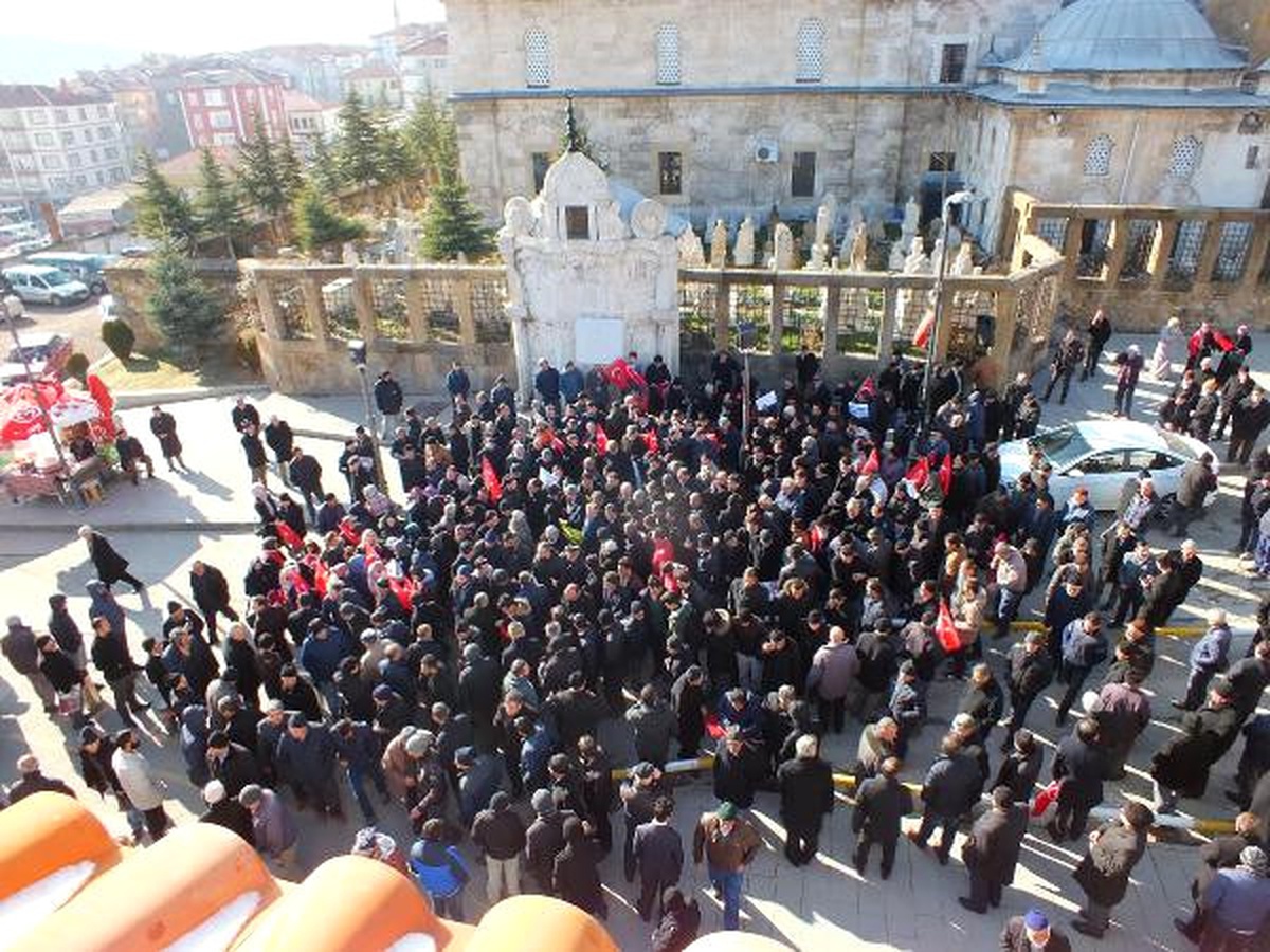Yozgat\'ta Cuma Namazı Çıkışı \'Kudüs\' Protestosu