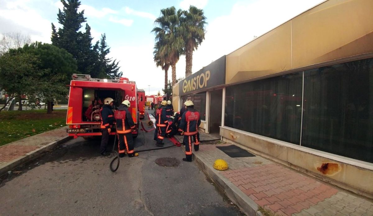 Ataköy\'de Korkutan Sauna Yangını