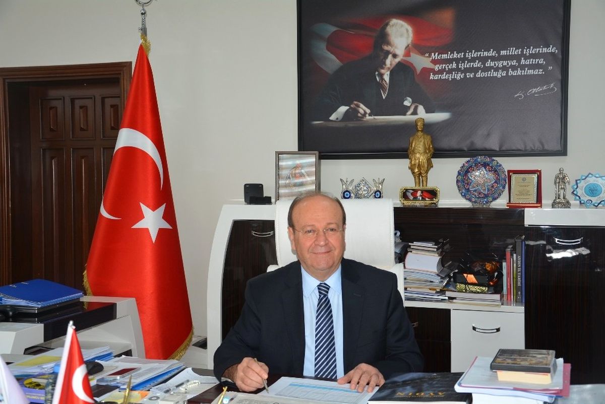 Başkan Özakcan \'10 Aralık Dünya İnsan Hakları Günü\'nü Kutladı