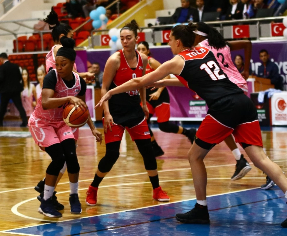 Bilyoner.com Kadınlar Basketbol Süper Ligi: Adana Aski: 56 - Agü Spor: 72