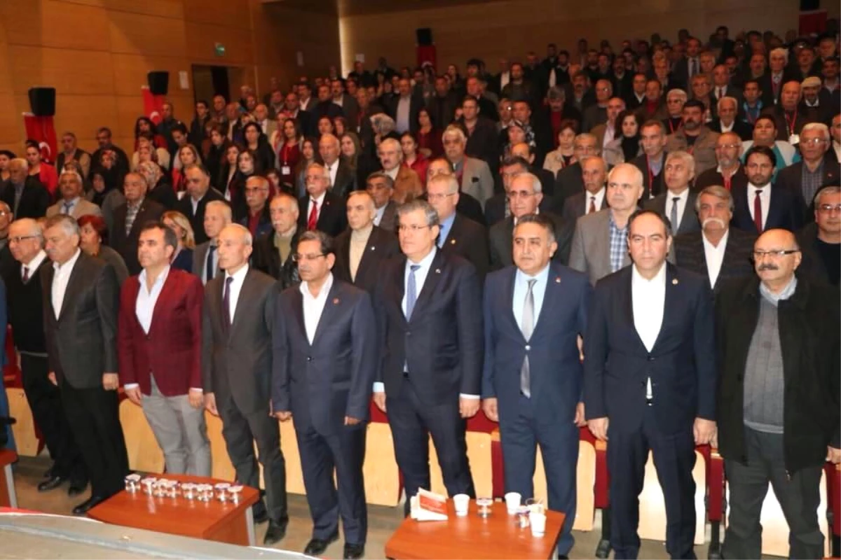 CHP Kozan İlçe Başkanlığı Olağan Kongresi\'nde Erkan Karaoğlu Güven Tazeledi