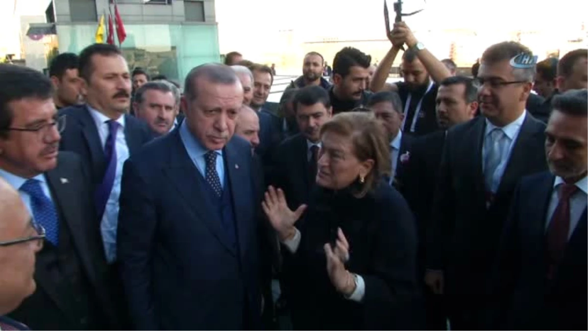 Cumhurbaşkanı Erdoğan Elektrikli Otobüsle Mabeyn Köşküne Gitti