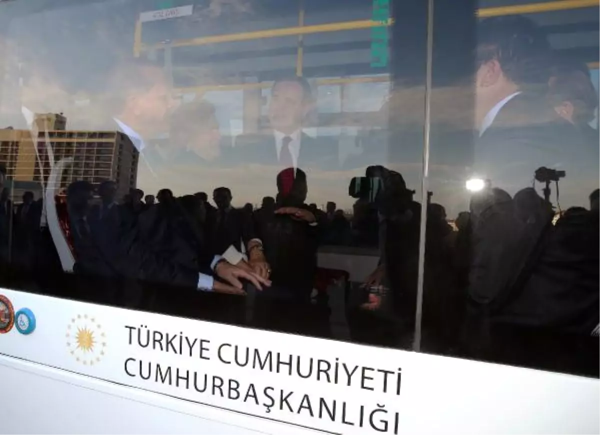 Cumhurbaşkanı Erdoğan Elektrikli Otobüsle Yolculuk Etti